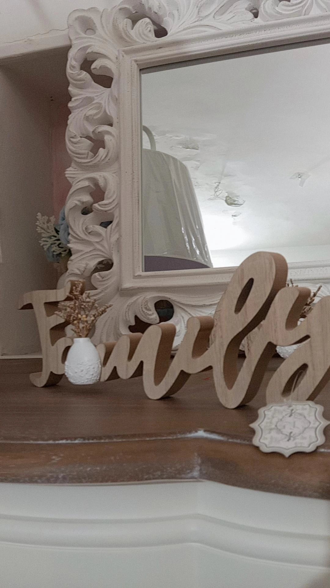 Scritta in legno con porta piantine